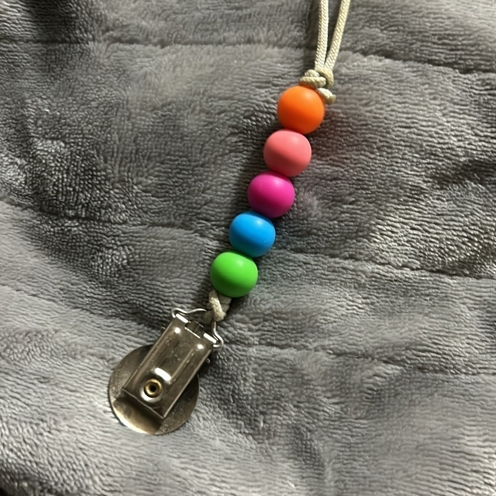 Pacifier clip - Picture 2 of 3
